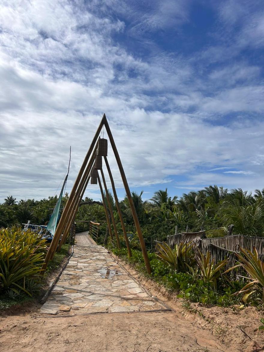 Entrada da Buji, local da cerimônia e festa na Praia de Maracajaú
